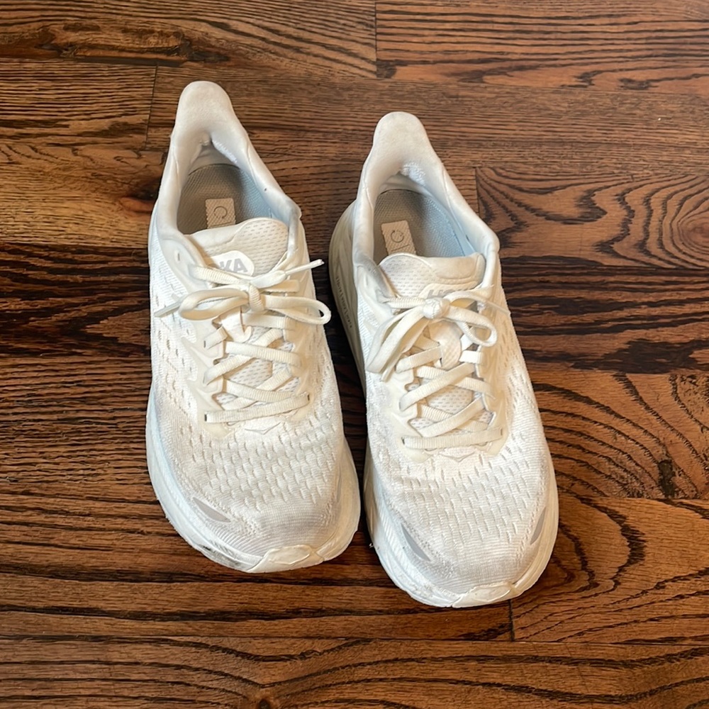 Used Women’s Hoka Clifton, white, size 8.5
